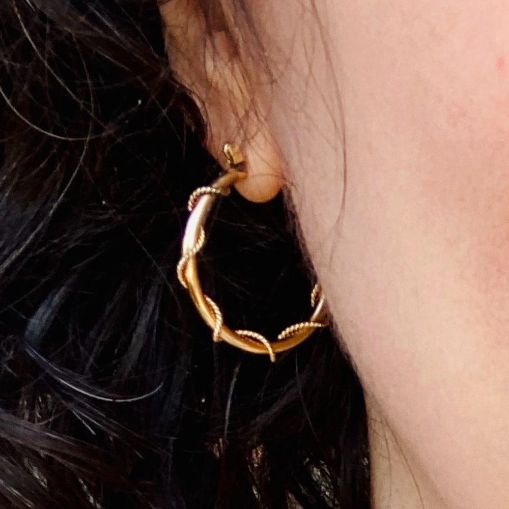 14K Gold Rope Detail Hoop Earrings - Picture 7 of 7
